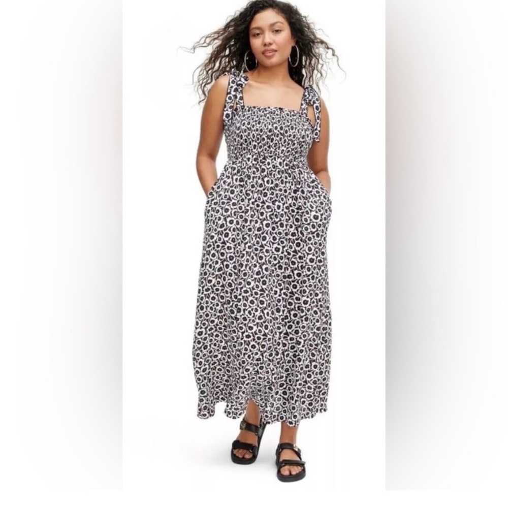 Diane Von Furstenberg Black and White Patterned Maxi Dress